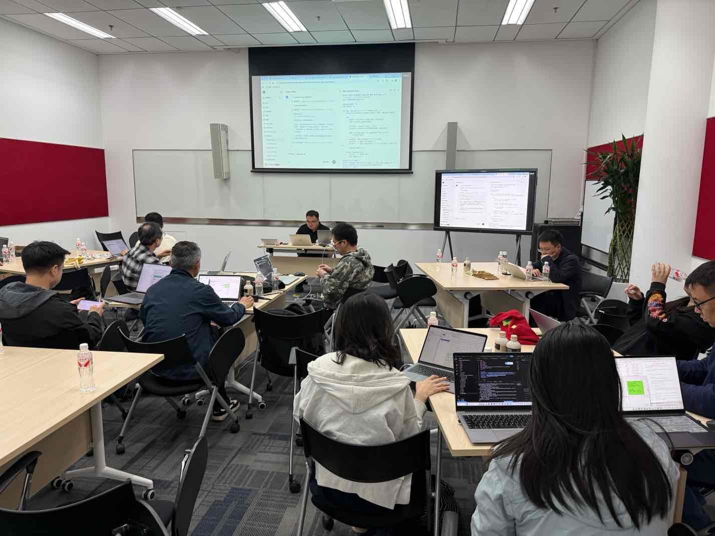开发者现场实操海光 DCU 任务